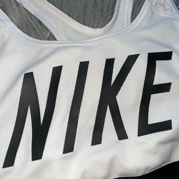 Nike sports bra women’s M medium dri fit mesh white classic logo gym workout bra - Picture 5 of 7